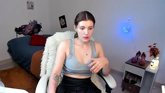 jrcamila online show from February 11, 2:02 pm