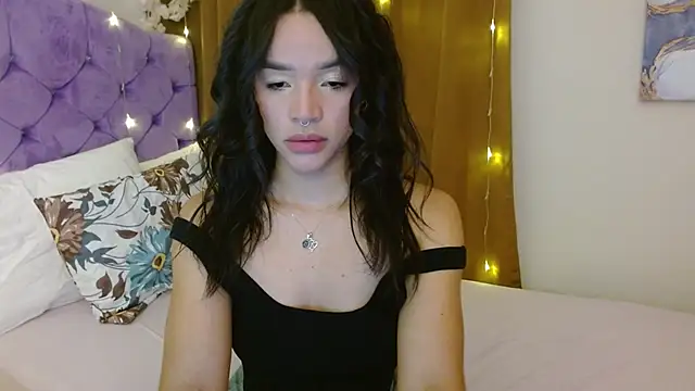 kiarablue online show from December 12, 2:04 am