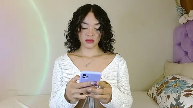 Snapshot of kiarablue chatting on June 23, 12:52 am kiarablue online show from June 23, 12:52 am