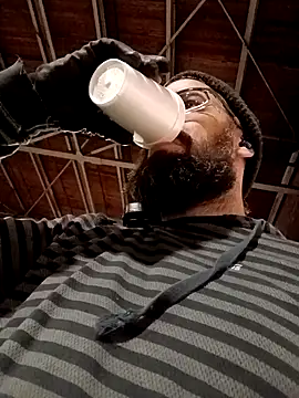 Snapshot of mak_bain chatting on December 3, 2:14 am mak bain online show from December 3, 2:14 am