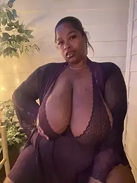 Snapshot of BigFineSelena chatting on October 11, 11:47 pm BigFineSelena online show from October 11, 11:47 pm