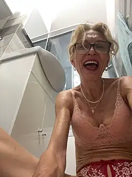 adella13 online show from January 14, 8:41 am