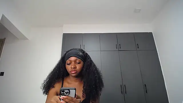 Snapshot of Pretty_Liya08 chatting on June 17, 5:47 pm Pretty Liya08 online show from June 17, 5:47 pm