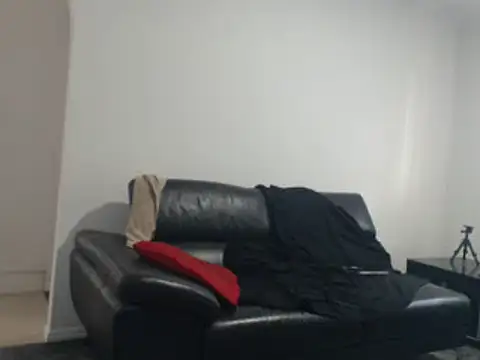 Snapshot of shhhoot73 chatting on December 29, 4:48 am shhhoot73 online show from December 29, 4:48 am