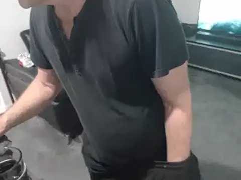 Snapshot of shhhoot73 chatting on November 5, 3:56 pm shhhoot73 online show from November 5, 3:56 pm