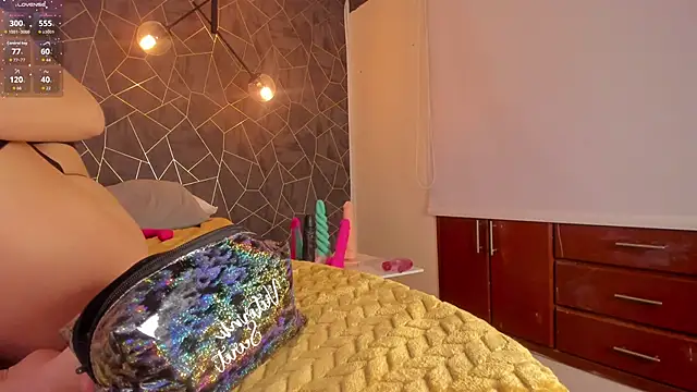 Snapshot of dayra_angels chatting on October 27, 8:02 pm dayra angels online show from October 27, 8:02 pm