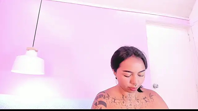 Snapshot of miss_soffi_ chatting on May 26, 6:26 pm miss soffi online show from May 26, 6:26 pm