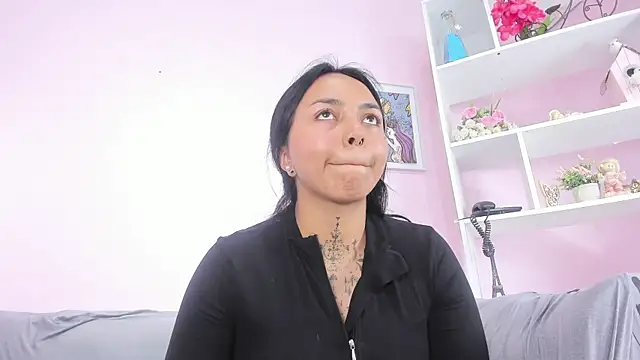 Snapshot of miss_soffi_ chatting on June 25, 6:23 pm miss soffi online show from June 25, 6:23 pm