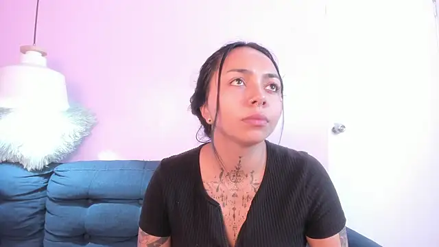 Snapshot of miss_soffi_ chatting on July 25, 12:25 pm miss soffi online show from July 25, 12:25 pm