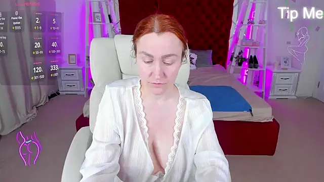 Snapshot of Kamilla_Hot chatting on July 5, 5:20 pm Kamilla Hot online show from July 5, 5:20 pm