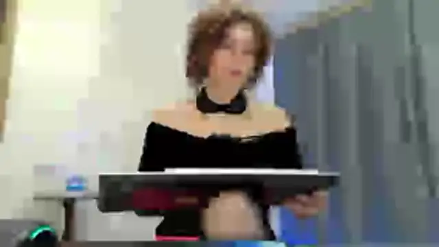 Snapshot of elenaza chatting on June 5, 5:29 pm elenaza online show from June 5, 5:29 pm