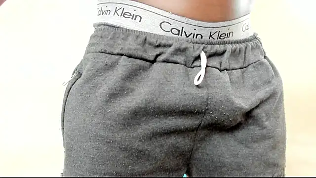 Snapshot of Black_Master19cm chatting on March 5, 6:45 pm Black Master19cm online show from March 5, 6:45 pm