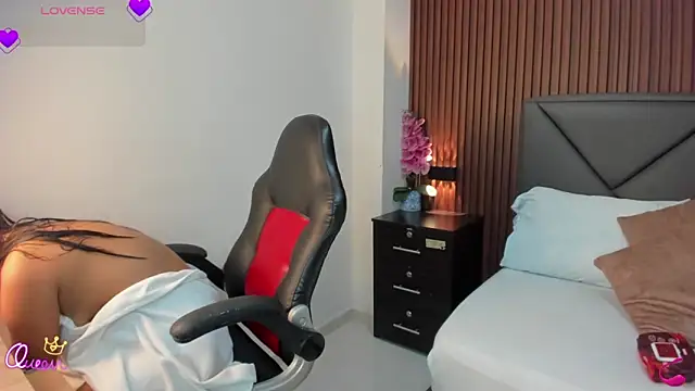 Snapshot of isabella_florez chatting on May 22, 1:46 am isabella florez online show from May 22, 1:46 am