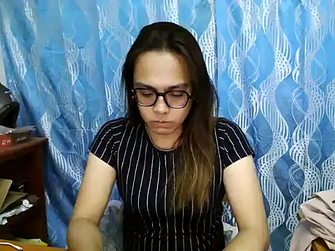 Your PrettyGirlxxx online show from March 22, 5:06 am