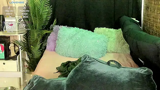 Horny Sassy online show from March 3, 6:15 am