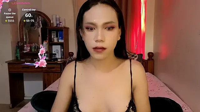 Snapshot of Horny_Sassy chatting on August 5, 8:17 am Horny Sassy online show from August 5, 8:17 am