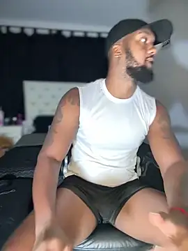 Snapshot of blackdrey18 chatting on May 6, 11:04 am blackdrey18 online show from May 6, 11:04 am