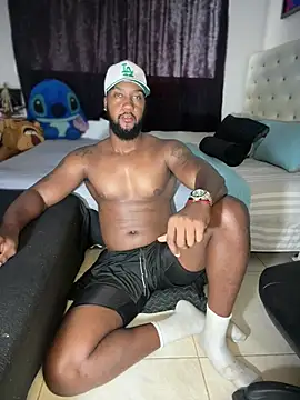 Snapshot of blackdrey18 chatting on June 16, 12:52 pm blackdrey18 online show from June 16, 12:52 pm