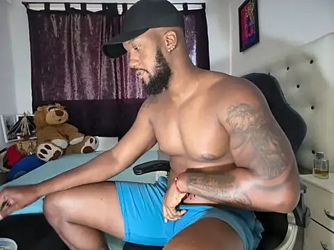 Snapshot of blackdrey18 chatting on June 20, 1:47 pm blackdrey18 online show from June 20, 1:47 pm
