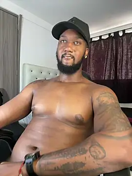 Snapshot of blackdrey18 chatting on July 28, 2:13 pm blackdrey18 online show from July 28, 2:13 pm