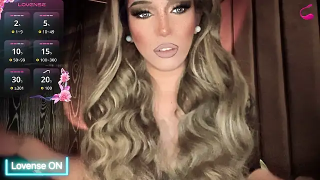 Snapshot of Lo_la_69 chatting on January 8, 11:18 pm Lo la 69 online show from January 8, 11:18 pm