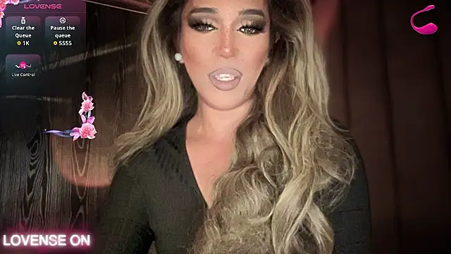 Snapshot of Lo_la_69 chatting on January 9, 11:46 am Lo la 69 online show from January 9, 11:46 am