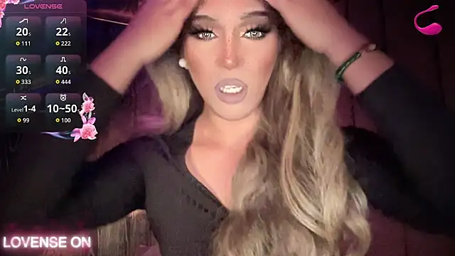 Snapshot of Lo_la_69 chatting on January 10, 8:49 am Lo la 69 online show from January 10, 8:49 am