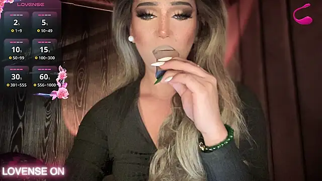 Snapshot of Lo_la_69 chatting on January 18, 7:56 am Lo la 69 online show from January 18, 7:56 am