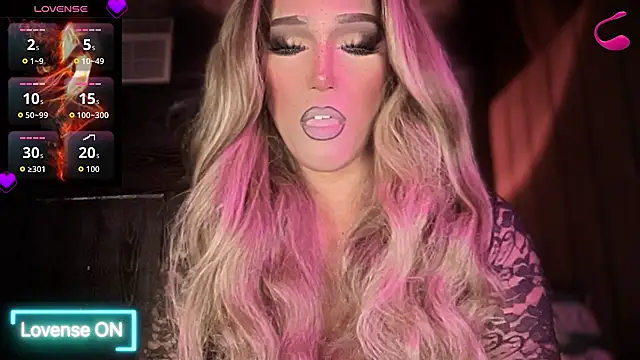 Snapshot of Lo_la_69 chatting on March 6, 8:11 am Lo la 69 online show from March 6, 8:11 am