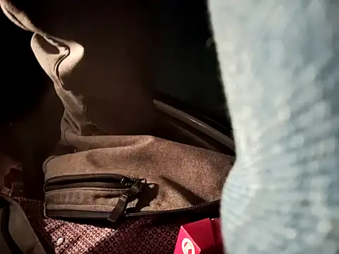 Snapshot of lewis7869 chatting on December 21, 7:03 am lewis7869 online show from December 21, 7:03 am