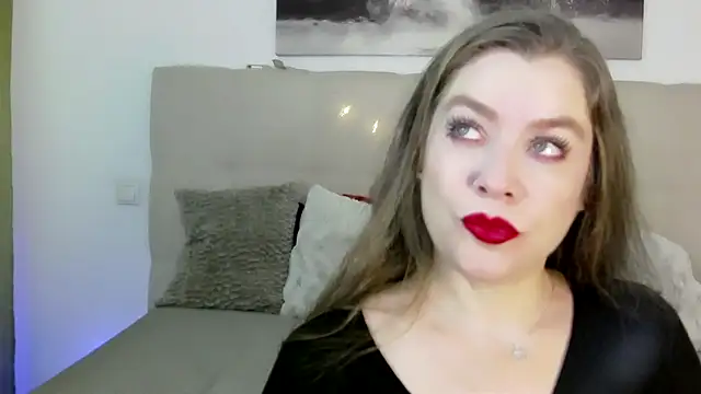 PetersEmily online show from December 12, 9:37 pm