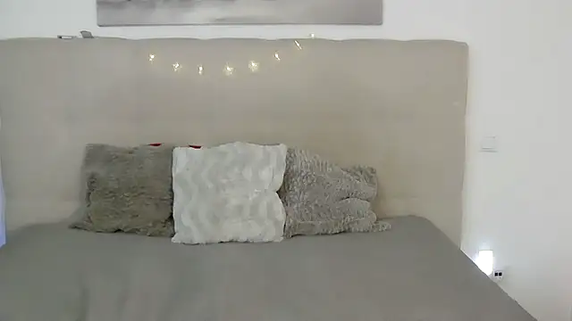 PetersEmily online show from January 10, 8:37 pm