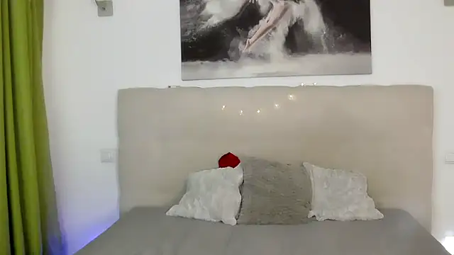 PetersEmily online show from February 6, 3:09 pm