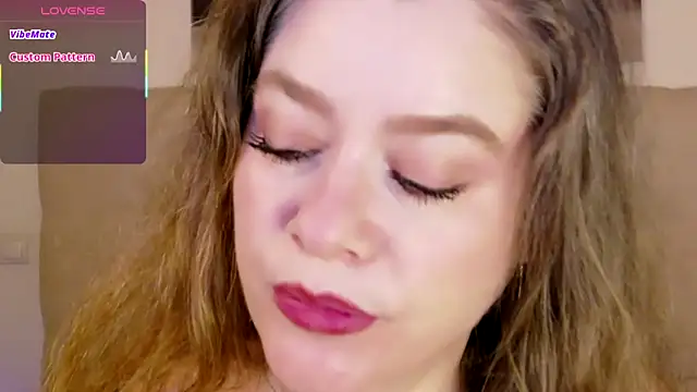 Snapshot of PetersEmily chatting on May 22, 10:04 pm PetersEmily online show from May 22, 10:04 pm
