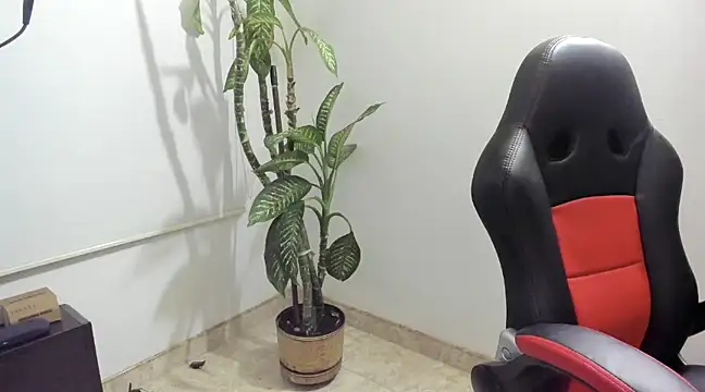 madelaine blosson online show from March 1, 2:04 am