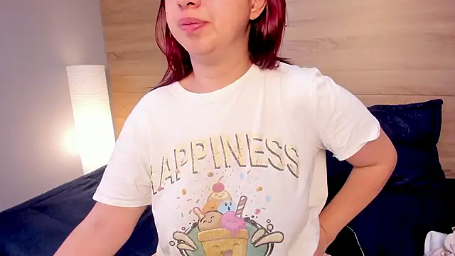 Snapshot of madelaine_blosson chatting on March 6, 10:23 am madelaine blosson online show from March 6, 10:23 am