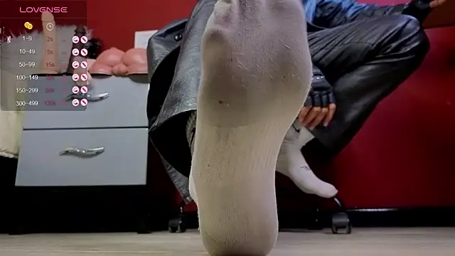 Snapshot of TomLover_12 chatting on November 8, 10:19 pm TomLover 12 online show from November 8, 10:19 pm