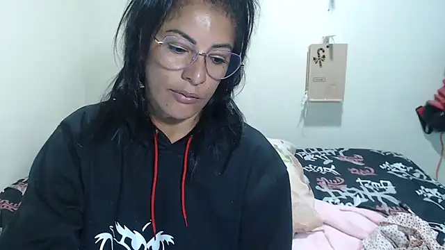 kateleyagrey online show from May 3, 10:32 am