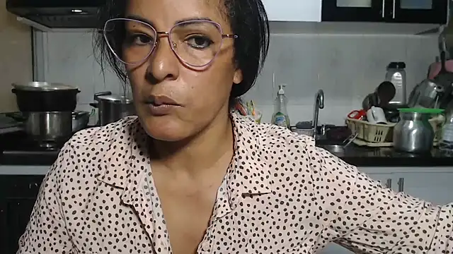 Snapshot of kateleyagrey chatting on June 17, 8:32 pm kateleyagrey online show from June 17, 8:32 pm