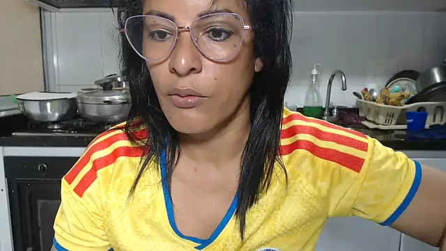 Snapshot of kateleyagrey chatting on June 27, 8:03 pm kateleyagrey online show from June 27, 8:03 pm
