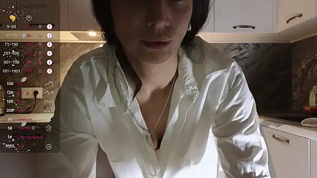 Alice Wonders online show from September 19, 7:36 pm