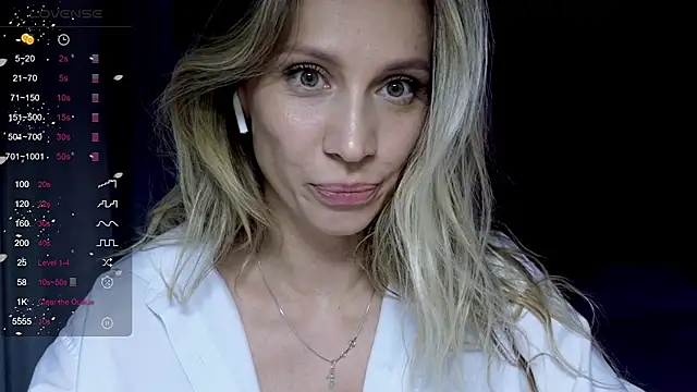 Snapshot of Alice_Wonders chatting on May 15, 7:54 pm Alice Wonders online show from May 15, 7:54 pm
