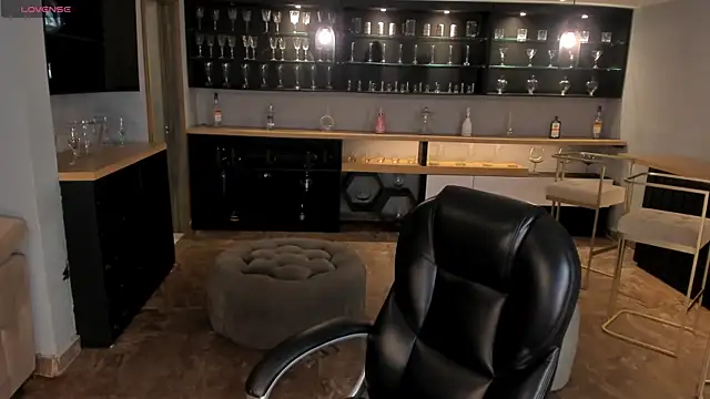 RoseFerrera online show from October 25, 9:09 pm