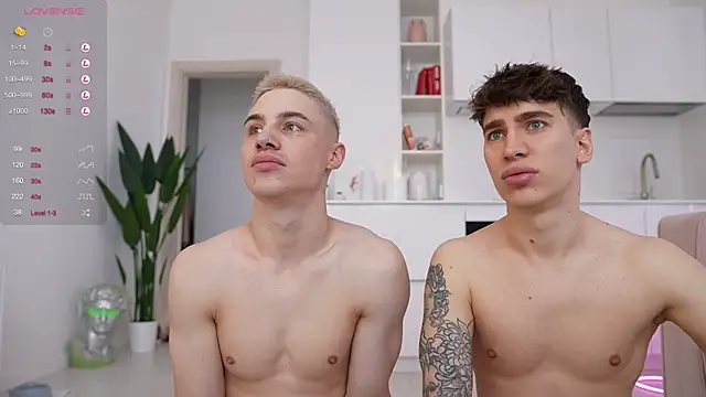 Evan  White  online show from February 12, 7:34 am