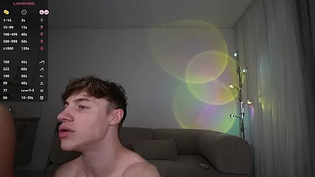 Evan  White  online show from February 15, 6:04 pm