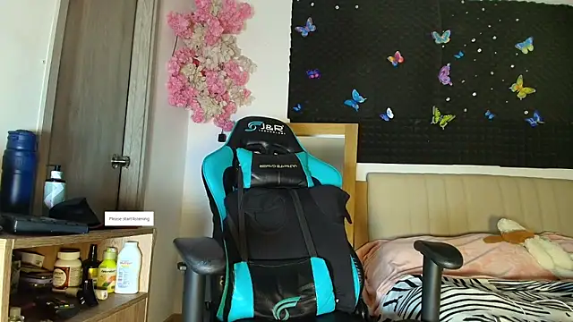 Snapshot of Hot_Brunette34 chatting on May 8, 11:54 pm Hot Brunette34 online show from May 8, 11:54 pm