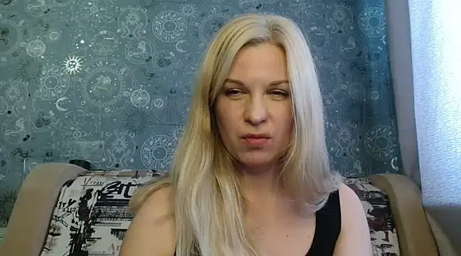 BlondeFox online show from February 19, 6:00 am