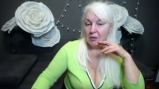 BlondyLeeBest online show from November 25, 7:25 pm