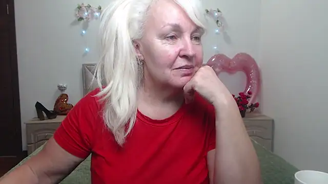 BlondyLeeBest online show from March 27, 7:35 pm