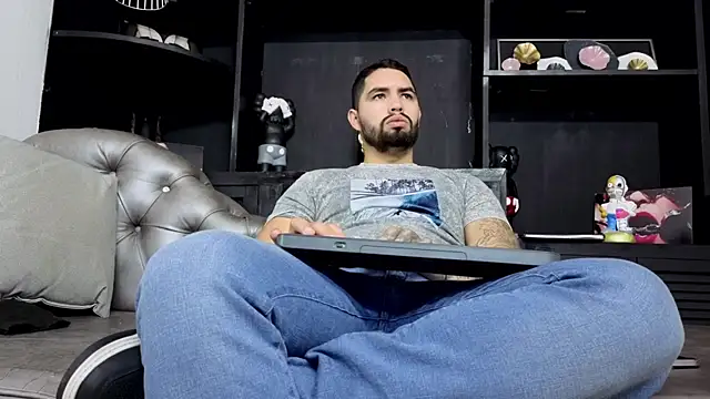 matteosantos online show from January 15, 11:48 am